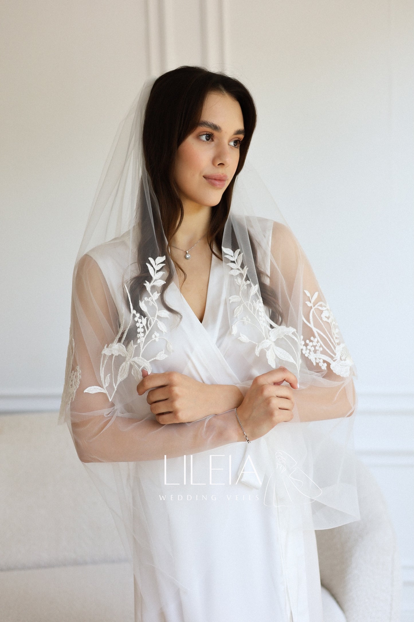 JULIA FLORAL VEIL