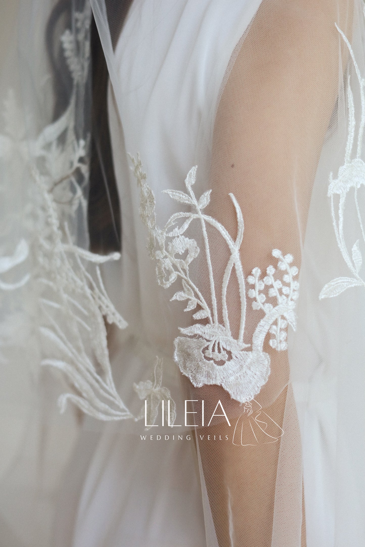 JULIA FLORAL VEIL
