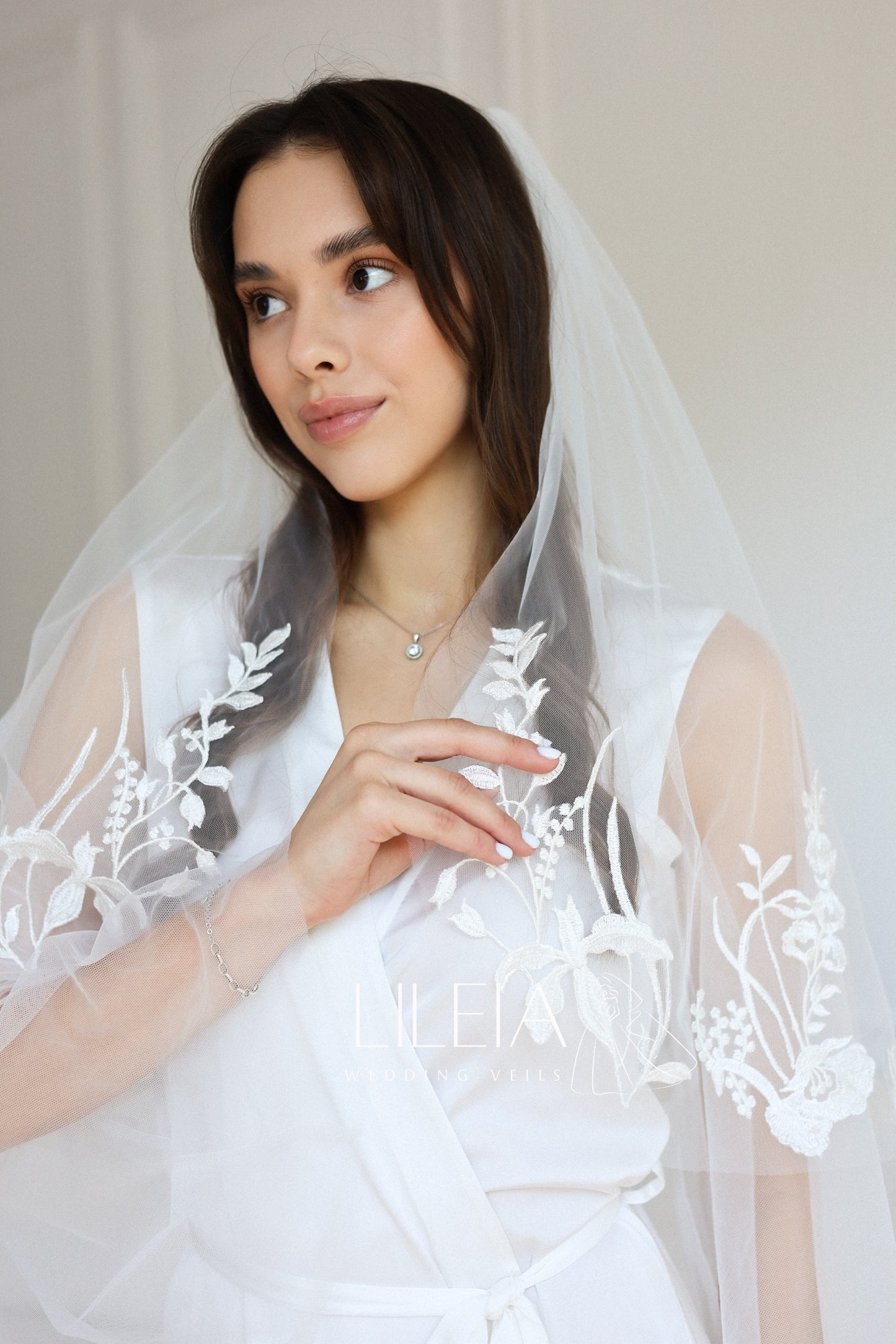 JULIA FLORAL VEIL